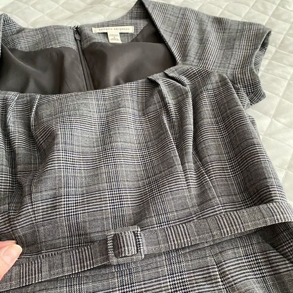 Banana Republic Tailored Dress - Picture 3 of 3